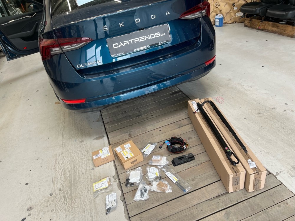 Skoda Octavia 4 NX Original Elektrisk bagklap - Image 3